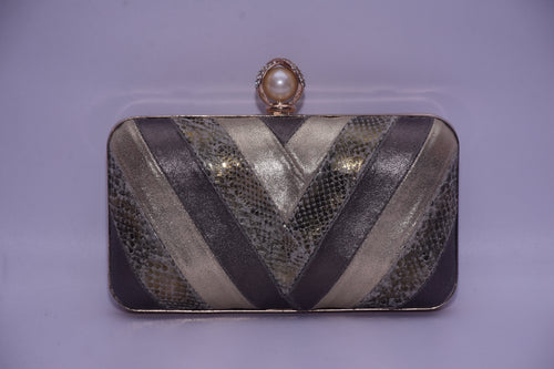 CHEVRON PLEATED BOX CLUTCH